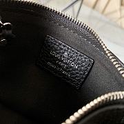 LV Key Pouch Black M69508 Size 13.8 x 9 x 1.5 cm - 2