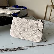 LV Key Pouch White M69508 Size 13.8 x 9 x 1.5 cm - 2