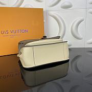 LOUIS VUITTON Message Bag White M44353 Size 26 x 19 x 9.5 cm - 6