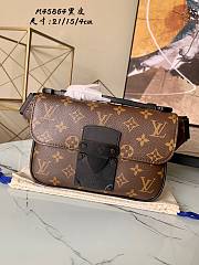 LV S Lock Sling Handbag Black M45864 Size 21 x 15 x 4 cm - 1