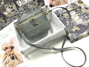 DIOR Handbag Gray S5488 Size 18.5 x 13 x 10.5 cm