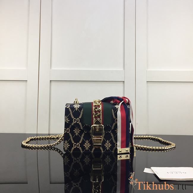 Gucci Sylvie Leather Mini Chain Bag Gram 431666 Size 19 x 14 x 7.5 cm - 1