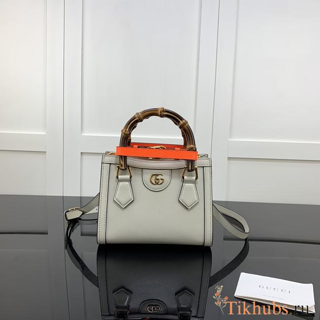 Gucci Diana Small Tote Bag White 655661 Size 20 x 16 x 10 cm - 1