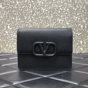 VALENTINO Garavani VRING Chain Wallet Black 069 Size 17.5 x 8 x 13 cm - 1