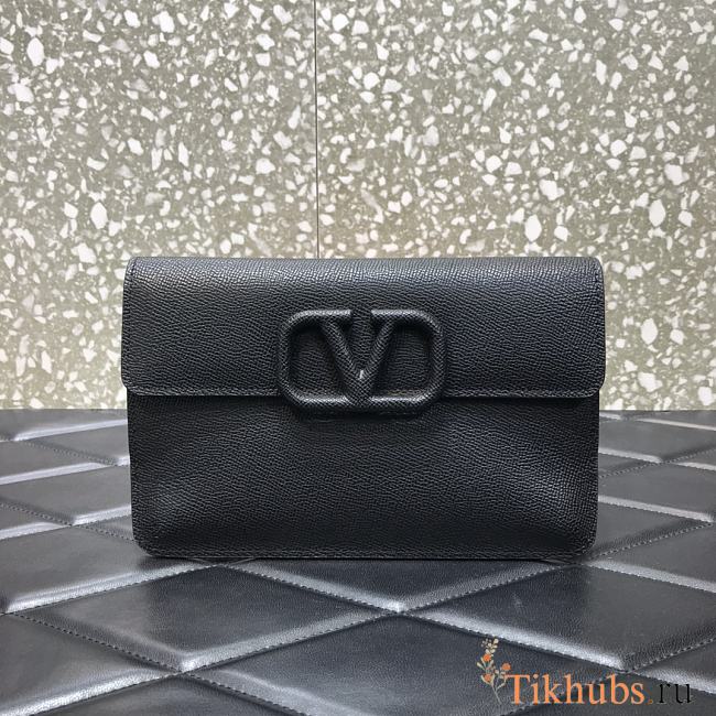 VALENTINO Garavani Logo Clutch Black 065 Size 22 x 2.5 x 11 cm - 1