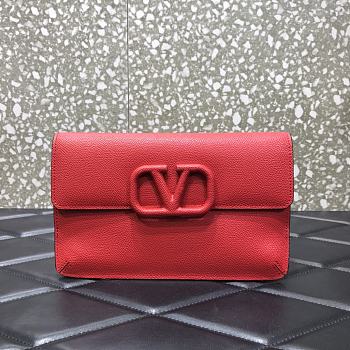 VALENTINO Garavani Logo Clutch Red 065 Size 22 x 2.5 x 11 cm