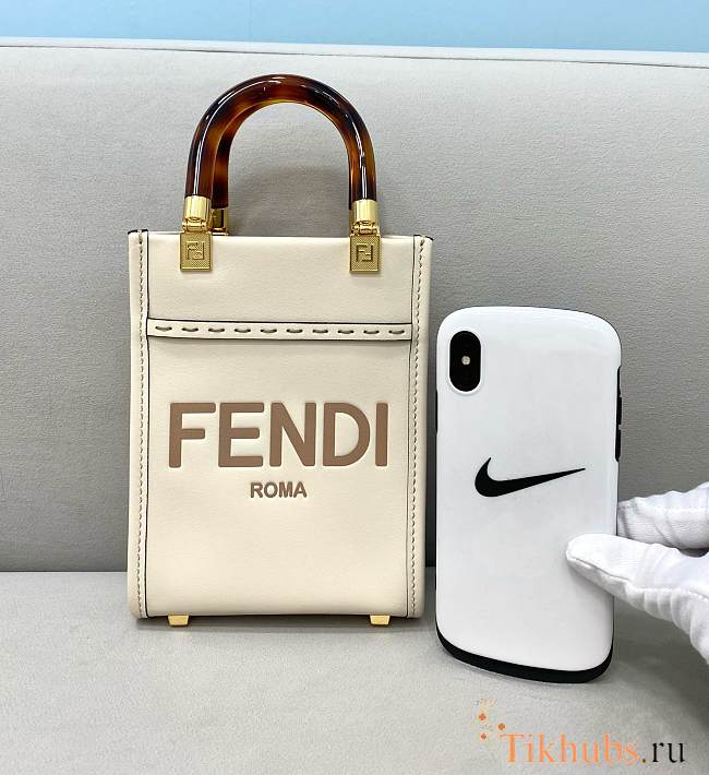 Fendi Explosive Small Bag White 8376A Size 13 × 6 × 18 cm - 1