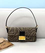 Fendi Baguette Brown 8378AL Size 27 × 4 × 13 cm - 1