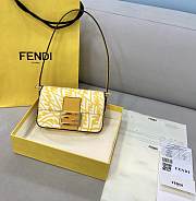 Fendi Baguette Yellow 8378s Size 19 x 5 x 10 cm - 1