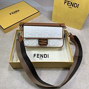 Fendi Baguette White 2020 Size 26 x 15 x 6 cm - 1