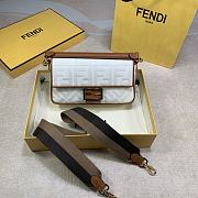 Fendi Baguette White 2020 Size 26 x 15 x 6 cm - 2