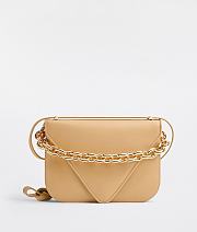 Bottega Veneta MOUNT Cream Size 27 x 20 x 7 cm - 1