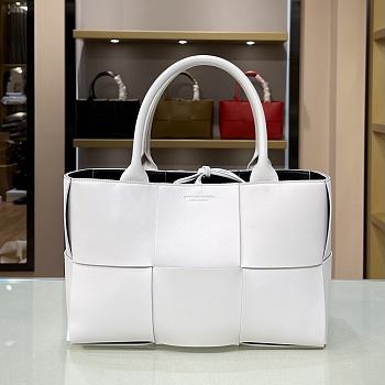 Bottega Veneta SLIP Tote Handbag White 44052 Size 36 x 24 x 12 cm