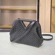 BV Triangle Bubble Bag Black 44054 Size 24 × 16 × 8 cm - 6