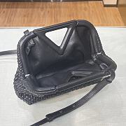 BV Triangle Bubble Bag Black 44054 Size 24 × 16 × 8 cm - 2