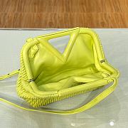 BV Triangle Bubble Bag Kiwi 44054 Size 24 × 16 × 8 cm - 5