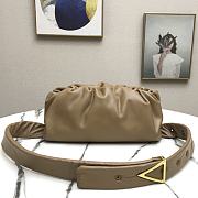 Bottega Veneta 20 New Cloud Bag Brown 6600 Size 31 x 12 x 16 cm - 1