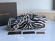 Bottega Veneta 20 Zebra Color 6708 Size 31 x 12 x 16 cm - 5