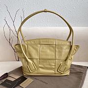 Bottega Veneta Medium Crossbow Bag Cream 33 x 27 x 14 cm - 1