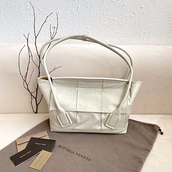 Bottega Veneta Medium Crossbow Bag White 33 x 27 x 14 cm