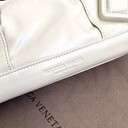 Bottega Veneta Medium Crossbow Bag White 33 x 27 x 14 cm - 6