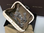 Bottega Veneta Chain Crocodile White 7650 Size 20 x 12 x 5 cm - 2