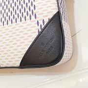 Louis Vuitton Trio Pochette Messenger Bag White Large Grid M69443 Size 25 x 18.5 x 7 cm - 5