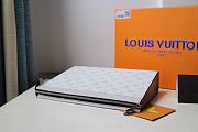 LV Pochette Voyage MM Monogram Eclipse in White M61692 Size 27 x 21 x 3 cm - 2