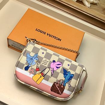 LV Mini Pochette Accessoires M64451