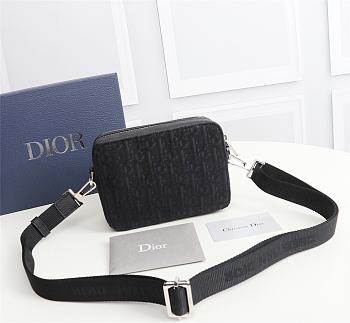 Dior Men's OBLIQUE Pattern Clutch Black Cloth Jacquard 2OBBC119YSE Size 17 x 12.5 x 6 cm