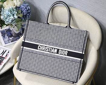 Dior Tote Book Houndstooth Grid Size 41.5 x 32 x 5 cm