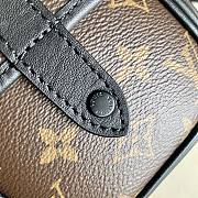 LV Christopher Wearable Wallet M69404 Size 15 x 17 x 8 cm - 5