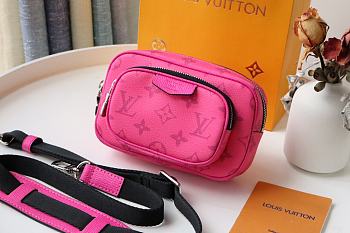 Louis Vuitton Outdoor Pouch Pink M30755 Size 15 x 9 x 7 cm