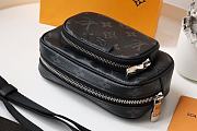 Louis Vuitton Outdoor Pouch Black M30755 Size 15 x 9 x 7 cm - 3