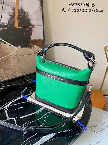 Louis Vuitton CRUISER PM Calfskin leather Green M57819 Size 25 x 22.5 x 13 cm 