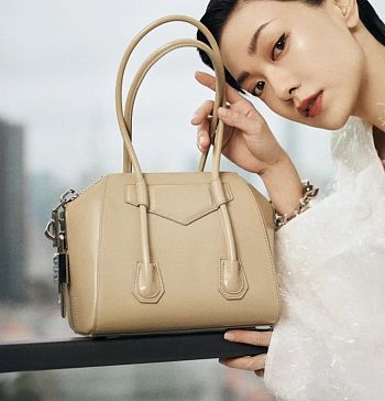 Givenchy Antigona Handbag Cream 23811 Size 18 x 19 x 13 cm