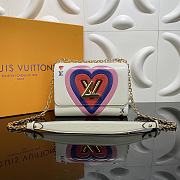LV Twist Handbag Game On M50282 Size 23 x 17 x 9 cm - 1