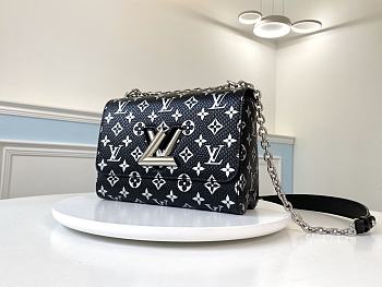 Louis Vuitton Twist Handbag Snake Print M50282 Size 23 x 17 x 9.5 cm 
