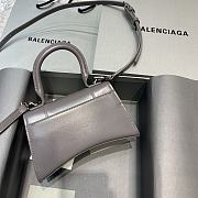 Hourglass Top Handle Bag Shiny Leather Cafslin Gray Size 19 x 8 x 11 cm - 2