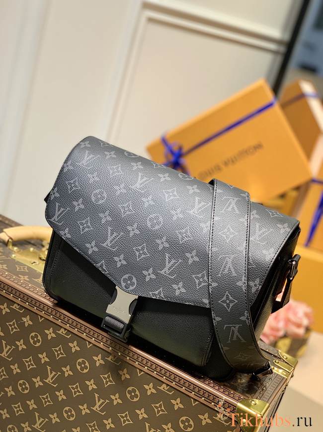 LV New Messenger Louis Vuitton M30746 Size 29 x 23 x 11.5 cm - 1