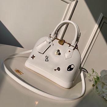 LV Alma BB Handbag White M52885 Size 25 x 17.5 x 11.5 cm