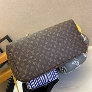 Louis Vuitton Backpack in Monogram Canvas M56853 Size 32 x 41 x 15 cm - 5