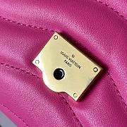 LV New Wave Chain Bag H24 Rose Red M58552 Size 24 x 14 x 9 cm - 6