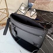 Louis Vuitton Ipad Pouch M69837 Size 30 x 22 x 5 cm - 4