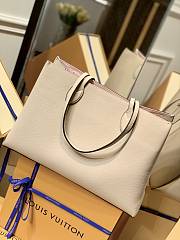 Louis Vuitton Lockme Shopper Apricot M57345 Size 42 x 28 x 15 cm - 4