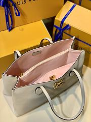 Louis Vuitton Lockme Shopper Apricot M57345 Size 42 x 28 x 15 cm - 3