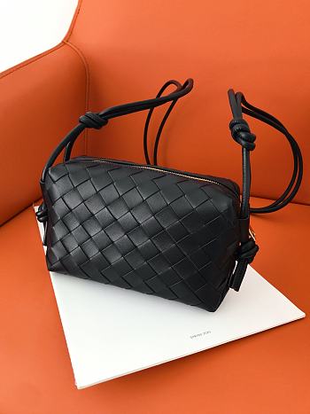 Bottega Veneta Small Messenger Bag Black 666683 Size 17 x 10 x 6 cm