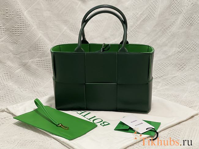 Bottega Veneta Mini Tote Green 652876 Size 30 x 20 x 11.5 cm - 1