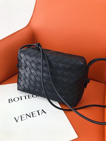 Bottega Veneta Small Messenger Bag Black 666689 Size 22 x 15 x 8 cm