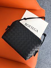 Bottega Veneta Small Messenger Bag Black 666689 Size 22 x 15 x 8 cm - 6